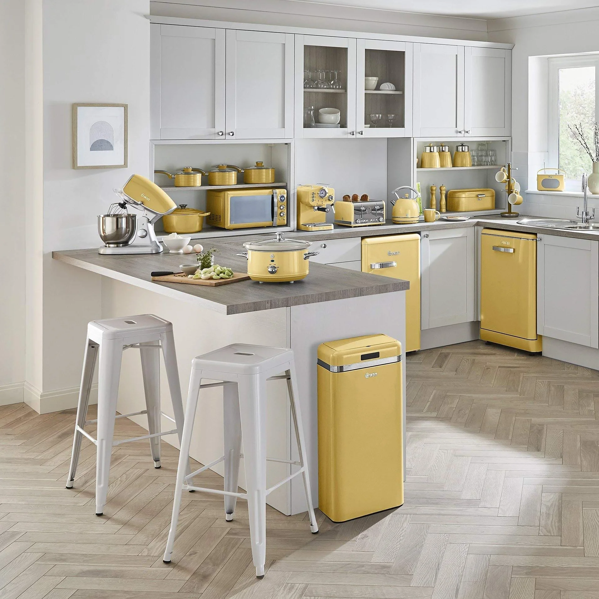 Swan Retro SF17021YELN Mijoteuse, Récipient de Cuisson Amovible de 3,5 Litres, Slow Cooker, Céramique Antiadhésive sans PFOA ni PTFE, 3 Niveaux de Température, Design Vintage, Jaune, 200W