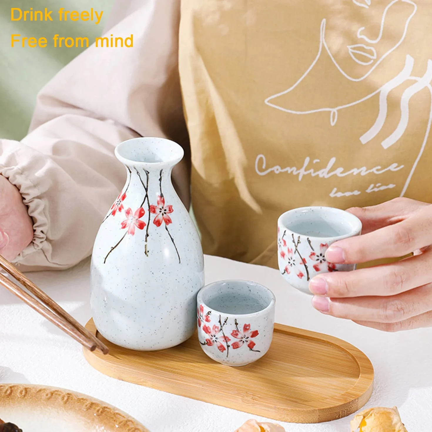 Service à Saké Japonais, 5PCS Bouteille de Saké, 1 Pichet et 4 Tasses, Ensemble pour Famille et Restaurant