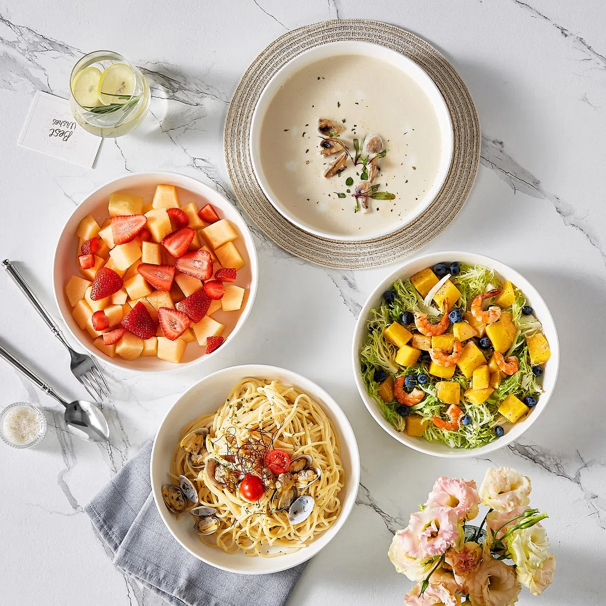 MALACASA, série LUNA, Lot de 4 Bols à Pâtes en Porcelaine de 1440ml, Grands Bols à Salades avec Bordure Incurvée, Va au Lave-vaisselle, au Micro-ondes et au Four, Blanc