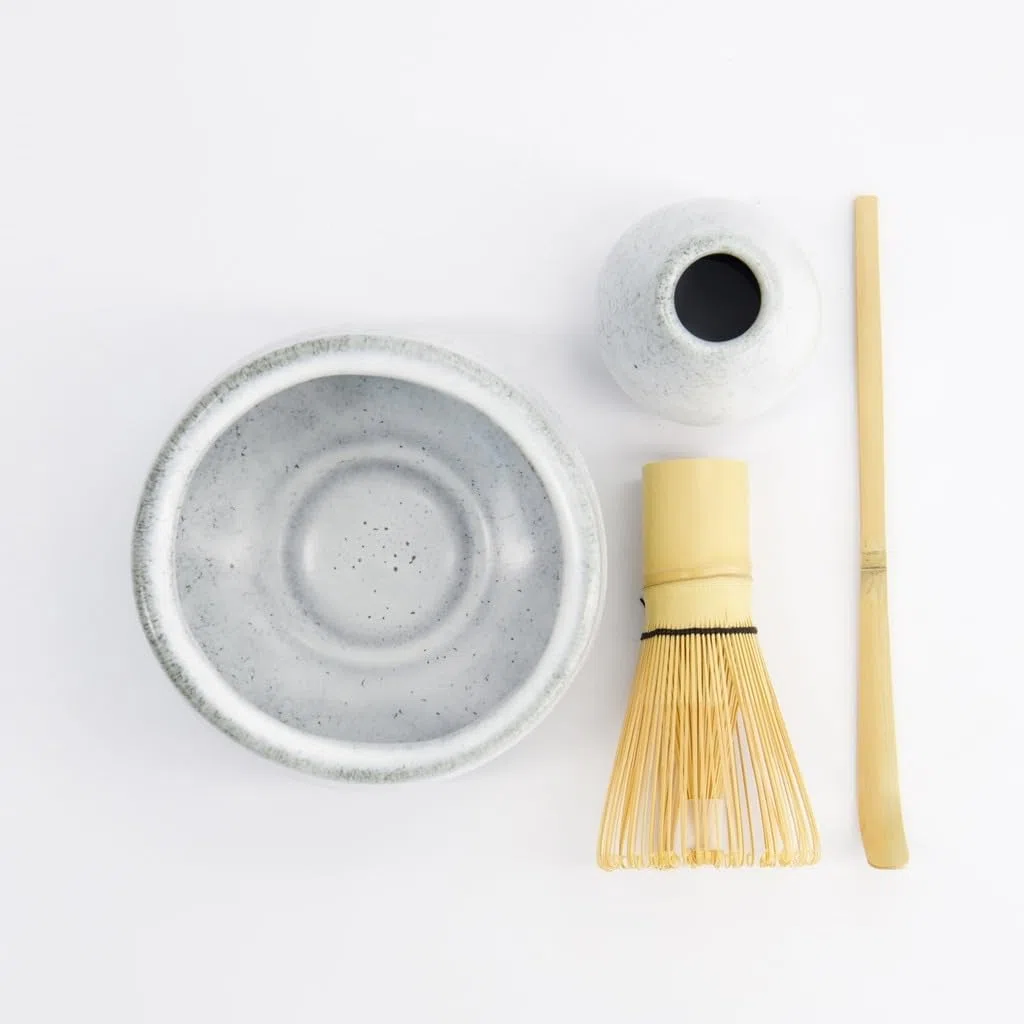 TOKYO design studio Lot de 4 pièces à matcha dans un emballage cadeau de qualité supérieure - Avec bol à matcha, fouet en bambou, cuillère en bambou et support pour fouet - Cérémonie traditionnelle du