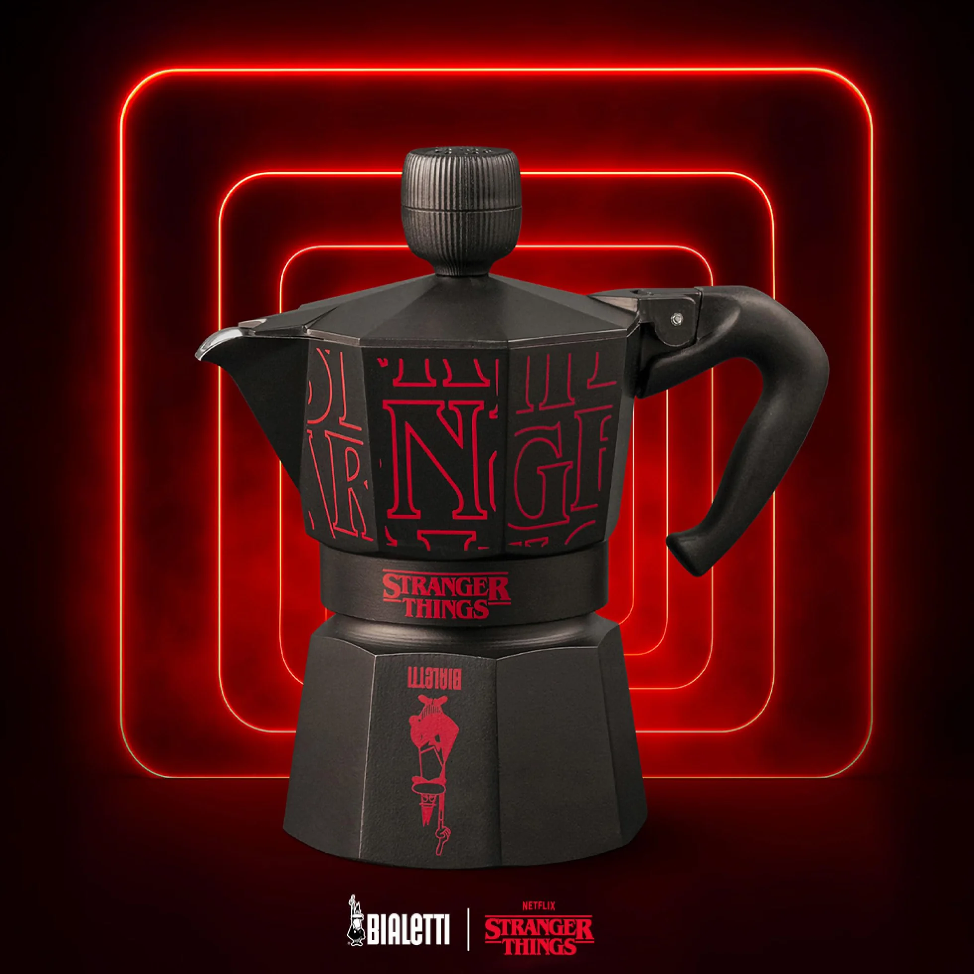 Bialetti Moka Express Stranger Things – Cafetière italienne 3 tasses (130 ml), bouton musical avec recharge USB-C, non compatible induction, noir