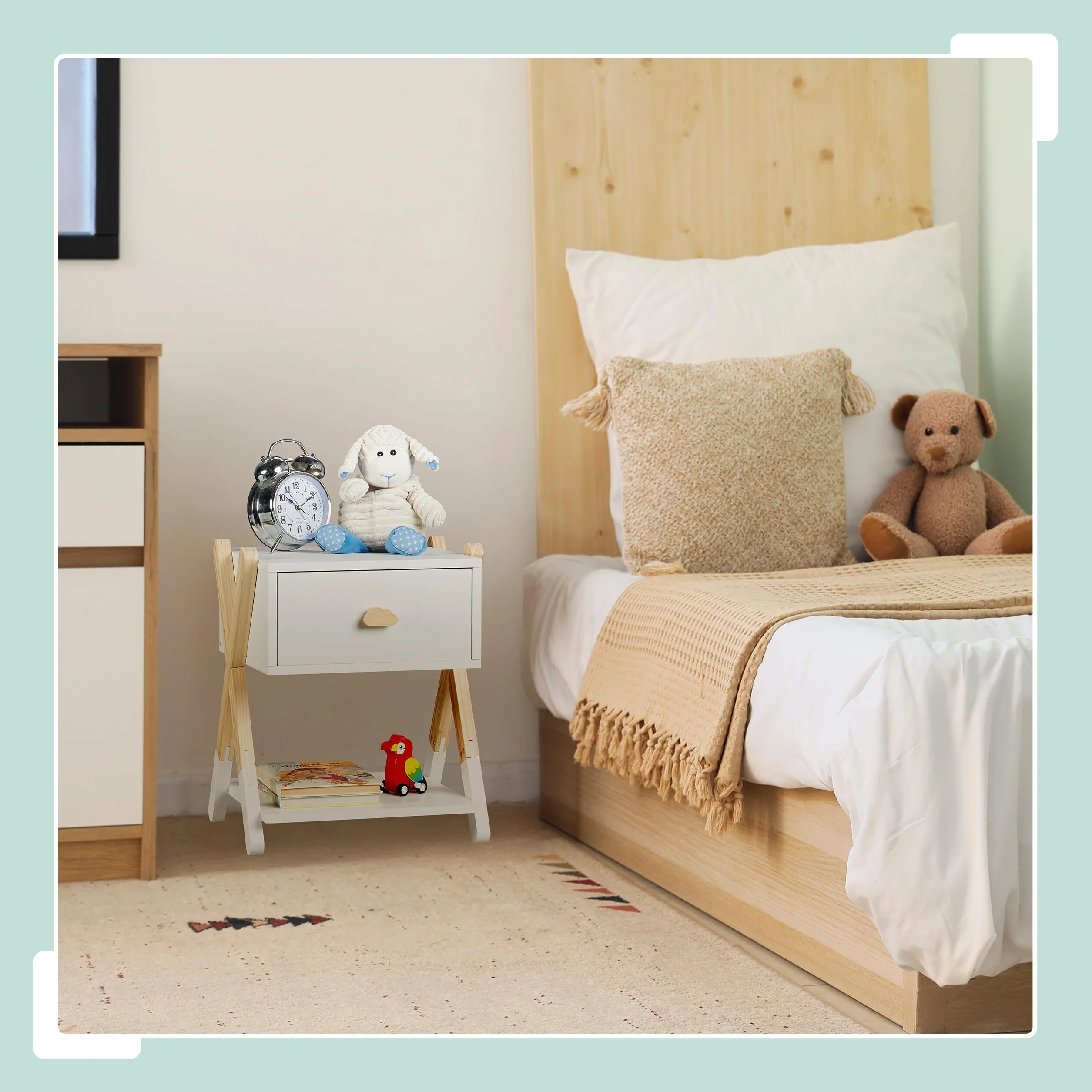 Relaxdays Table de Chevet, pour Votre Bout de Chou, Bois de pin & MDF, H x L x P : env. 42 x 34 x 32 cm, Blanc et Nature