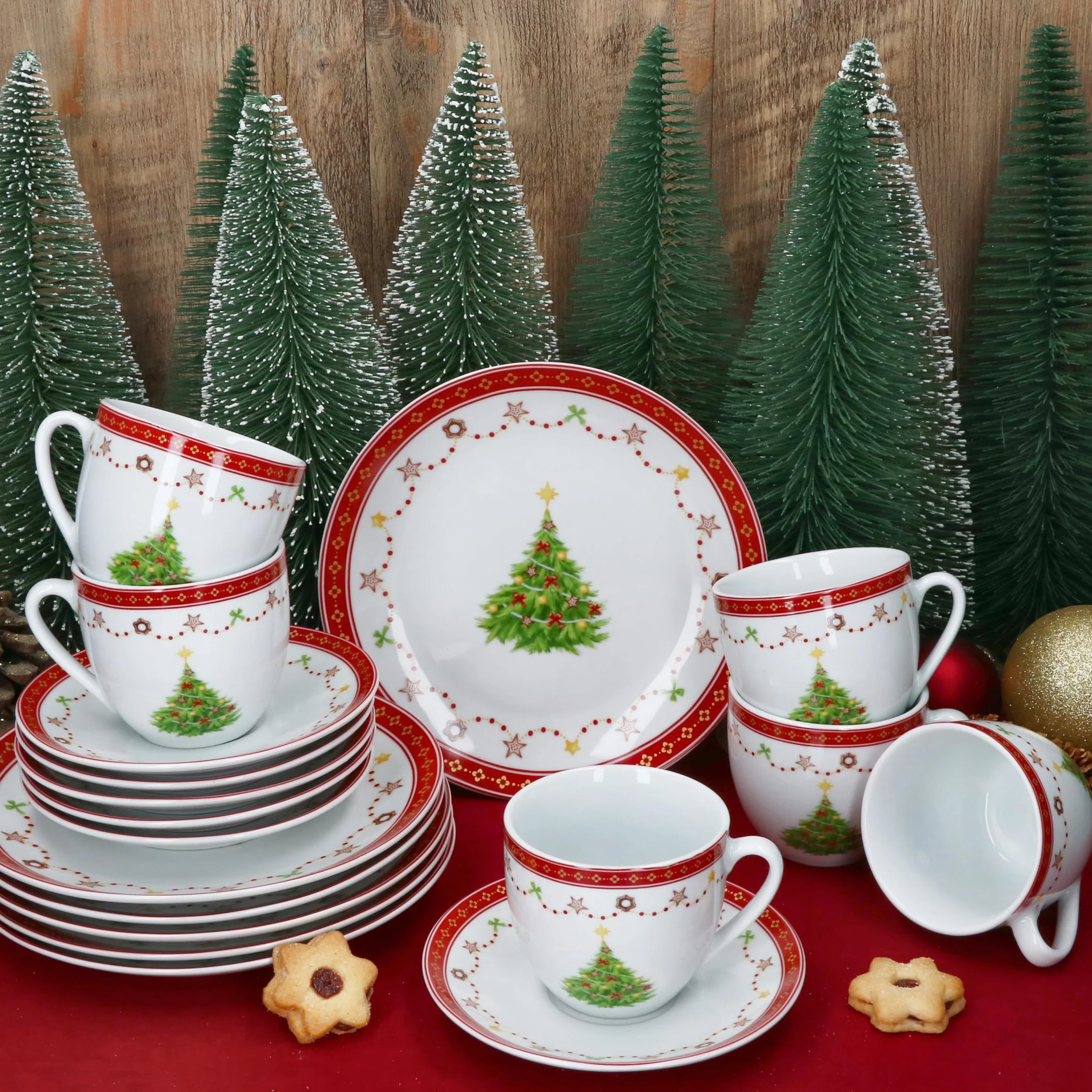 MamboCat Weihnachtstraum Service à café 18 pièces I Service à café en porcelaine pour 6 personnes avec décor de Noël I 6 tasses à café de 190 ml, soucoupes et assiettes à gâteau I Vaisselle pour Noël