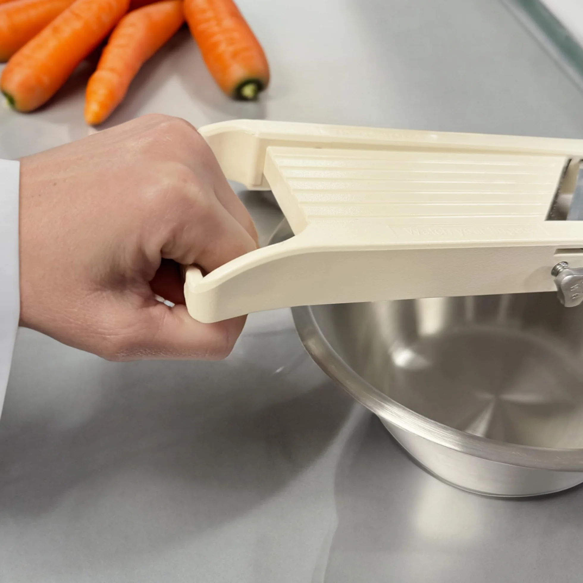 Benriner - Mandoline Japonaise Standard 65 mm - ABS + INOX - Tranche Fruits et Légumes et Réalise Frites et Juliennes - 3 Lames Interchangeables - Épaisseur Réglable
